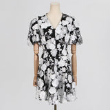 Dadizhimu New French Elegant Three-Dimensional Flower Collage Fashion V-Neck Design Feel Waist Thin Dress Woman
